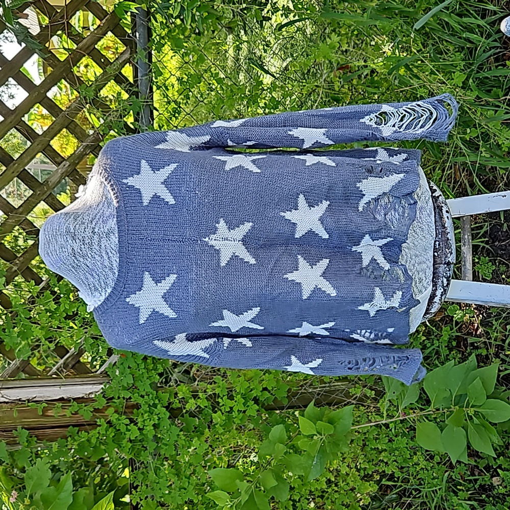 Gray and White Star Print Lightweight Distressed Sweater